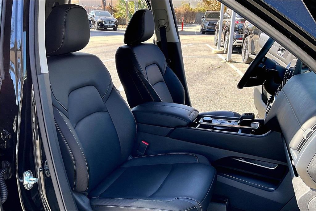 Used 2025 Nissan Pathfinder SL image 10