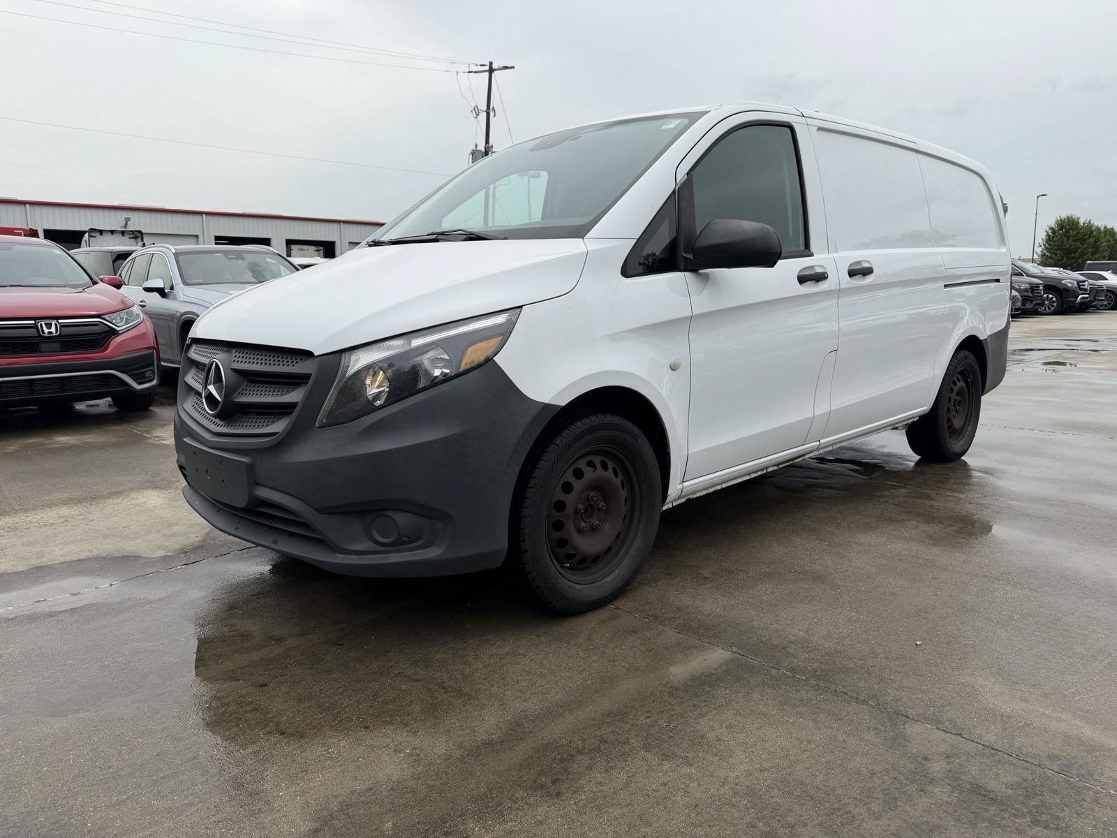 Used 2018 Mercedes-Benz Metris image 3