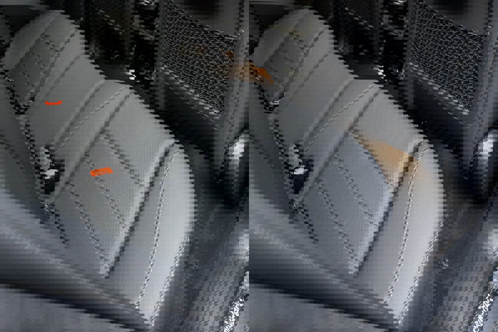 Used 2025 Mercedes-Benz GLE 450e 4MATIC w/ Driver Assistance Package image 42