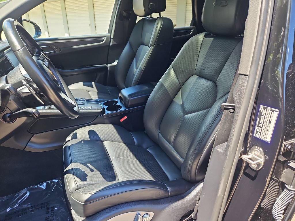 Certified 2020 Porsche Macan GTS AWD/4WD image 5