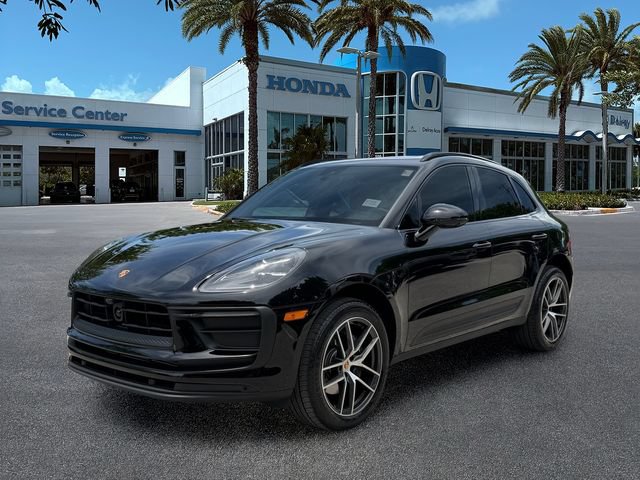 Used 2025 Porsche Macan Turbo AWD/4WD image 4