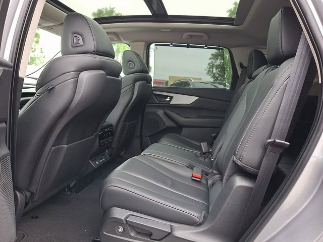 Certified 2024 Acura MDX SH-AWD w/ Technology Package image 10