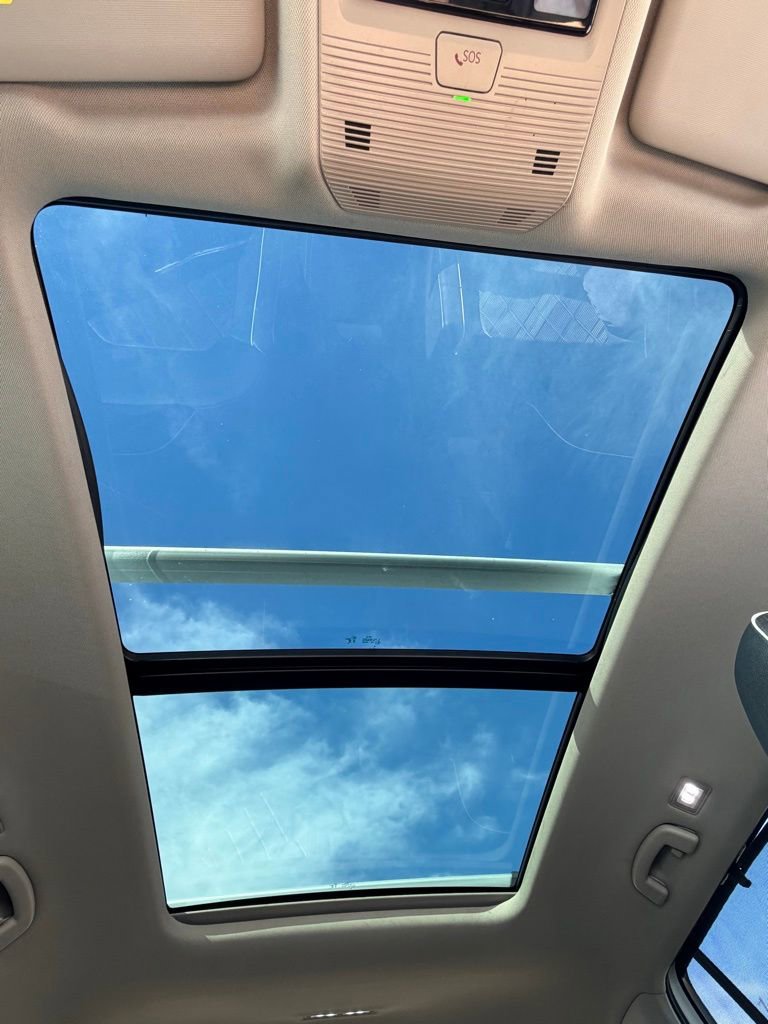 Used 2025 Volkswagen Atlas SEL Premium R-Line image 15