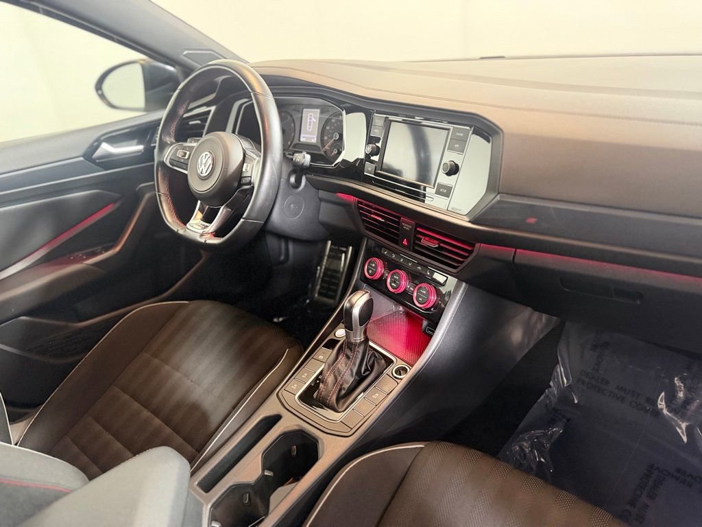 Used 2019 Volkswagen Jetta GLI image 11