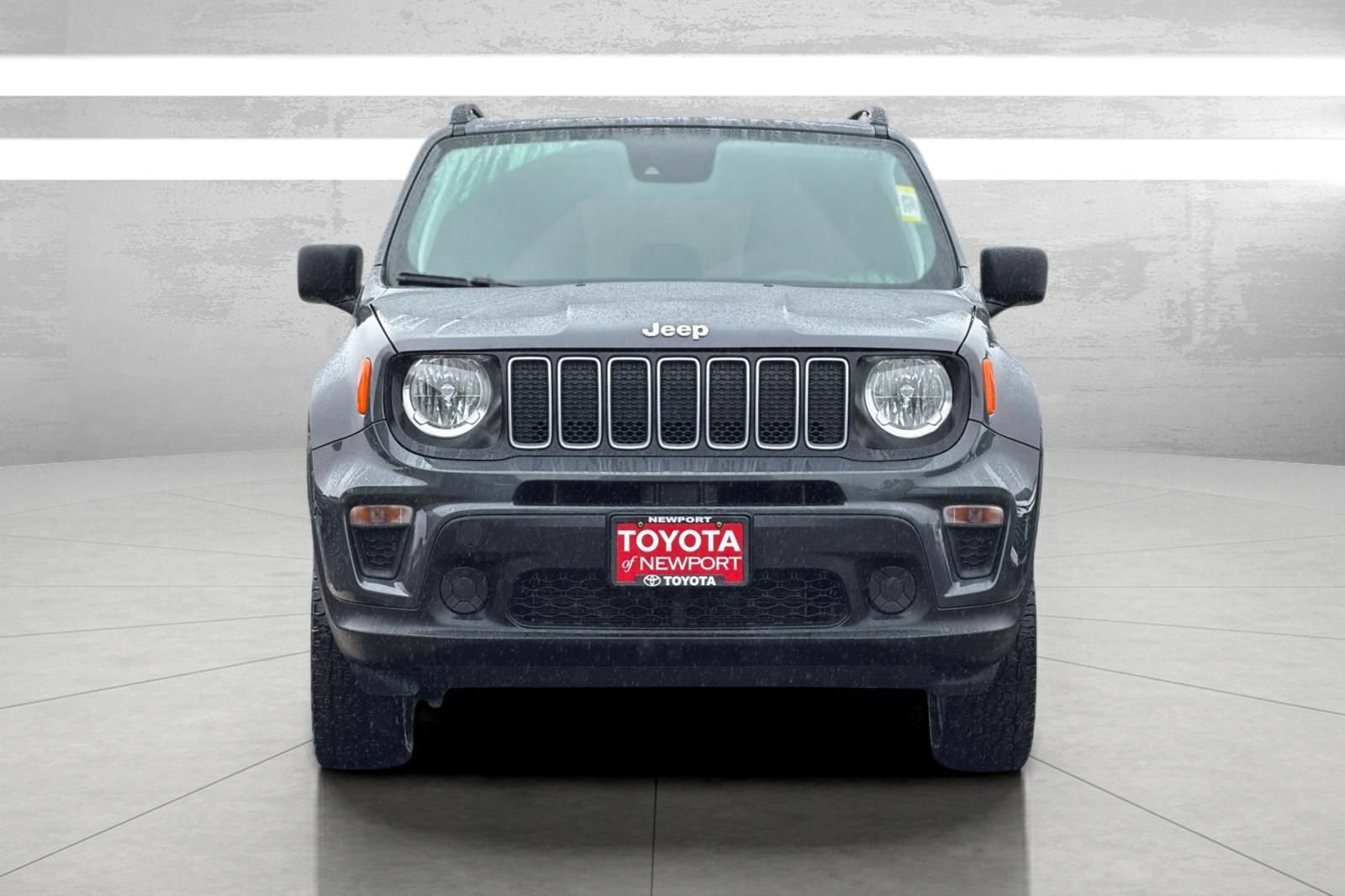Used 2023 Jeep Renegade Latitude AWD/4WD image 6