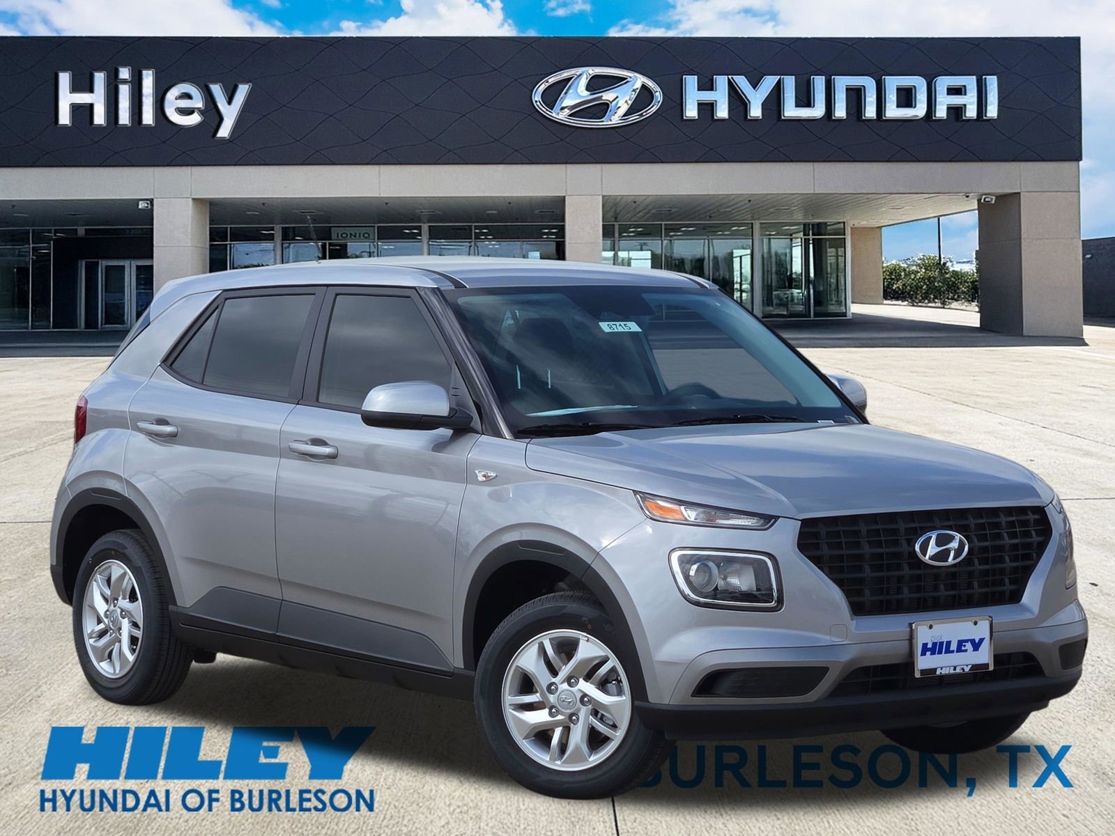 New 2026 Hyundai Venue SE image 2