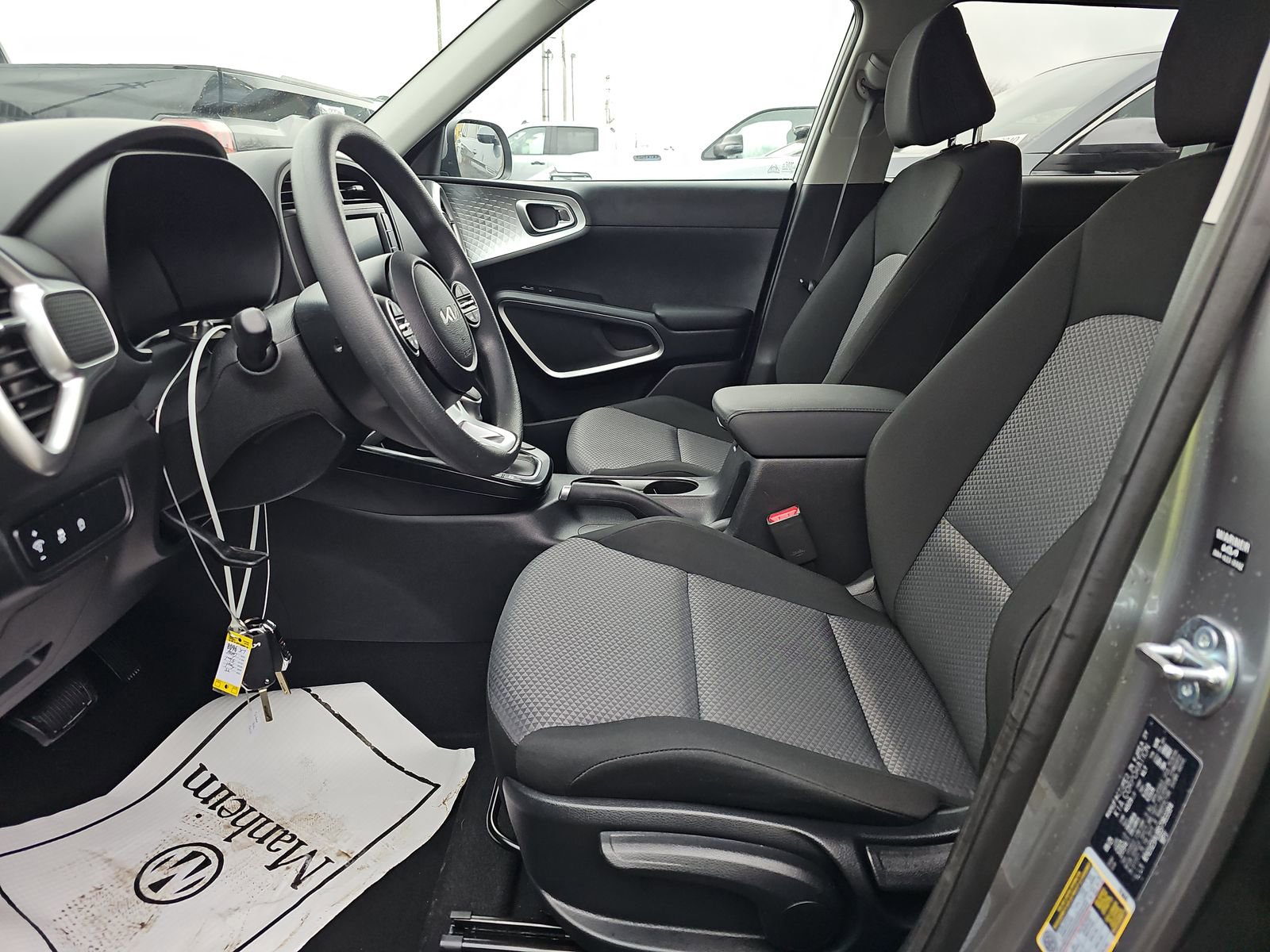 Used 2025 Kia Soul LX w/ LX Technology Package image 8