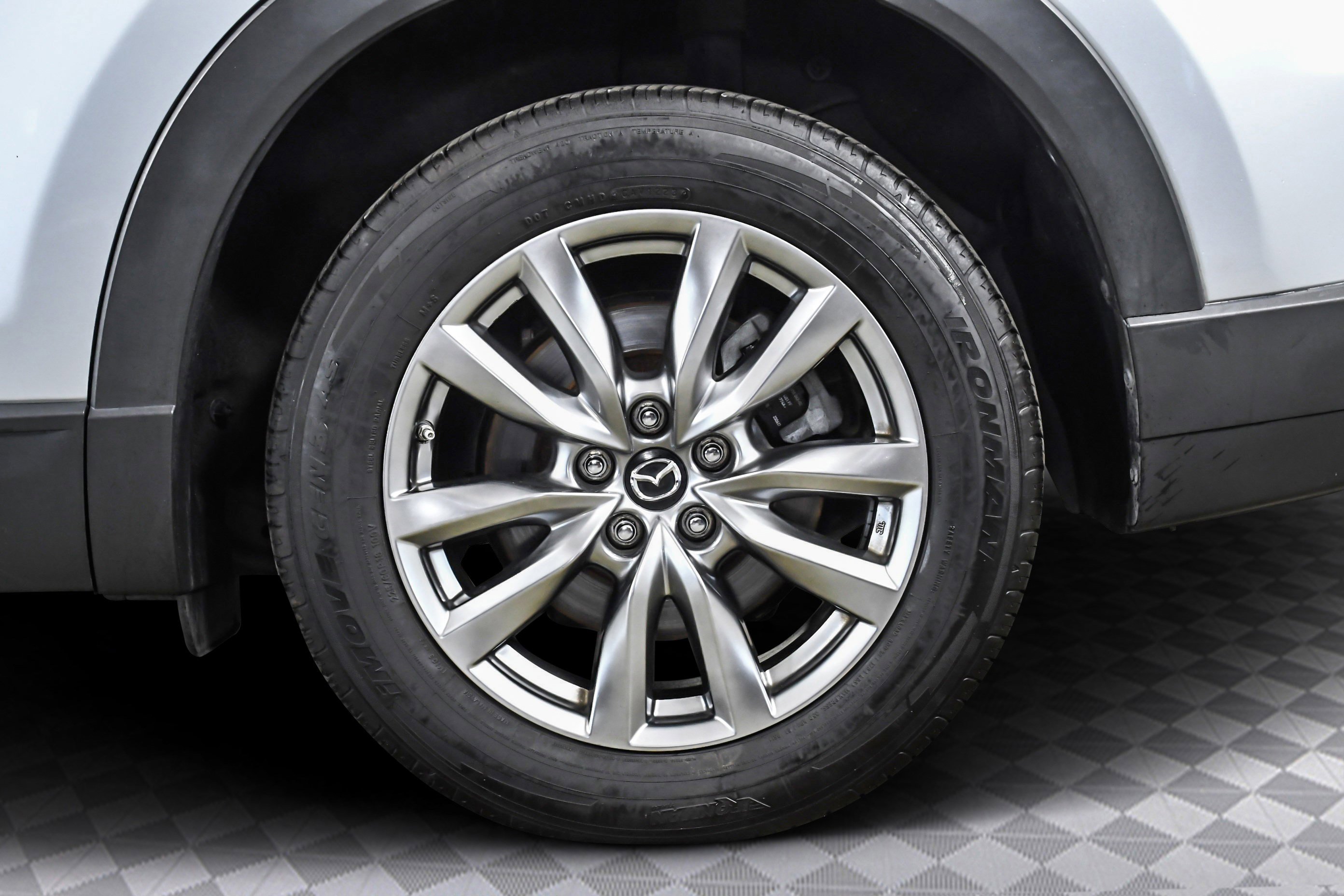 Used 2018 MAZDA CX-9 Touring image 34