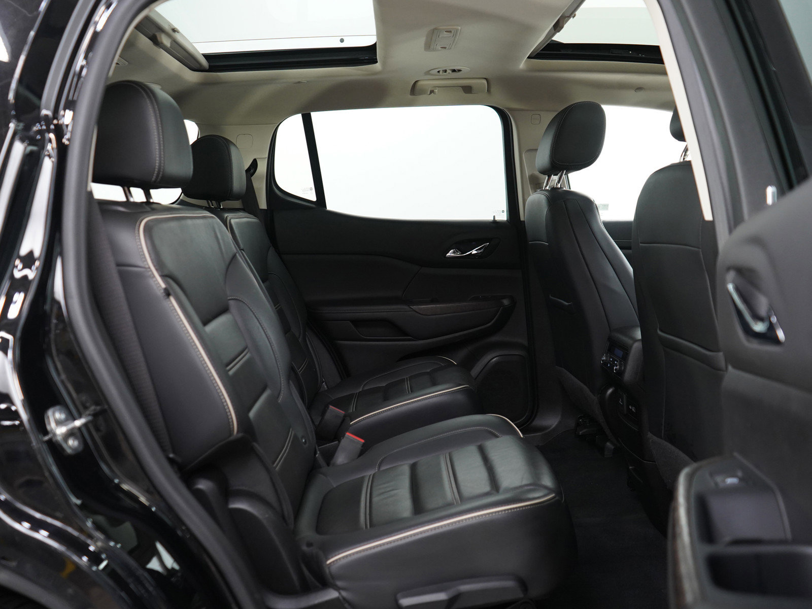 Used 2022 GMC Acadia Denali w/ Denali Ultimate Package image 13