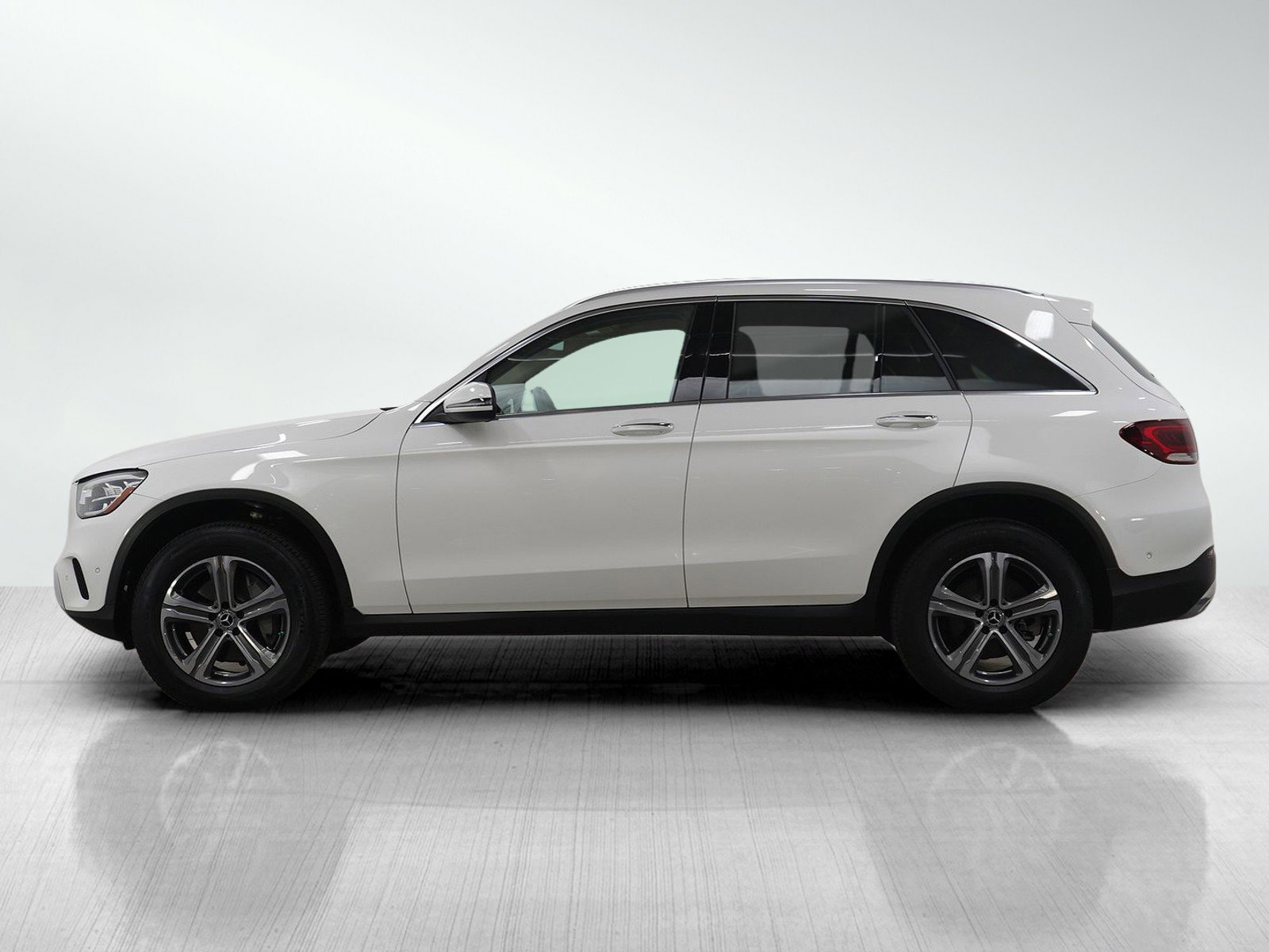 Used 2022 Mercedes-Benz GLC 300 4MATIC image 2