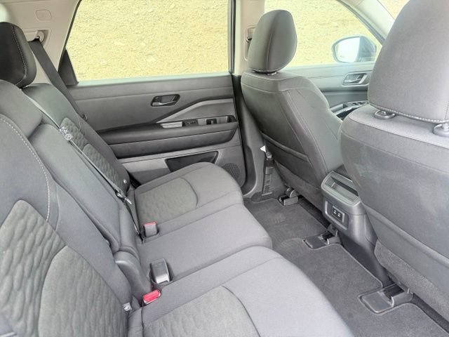 Certified 2026 Nissan Pathfinder SV FWD image 29