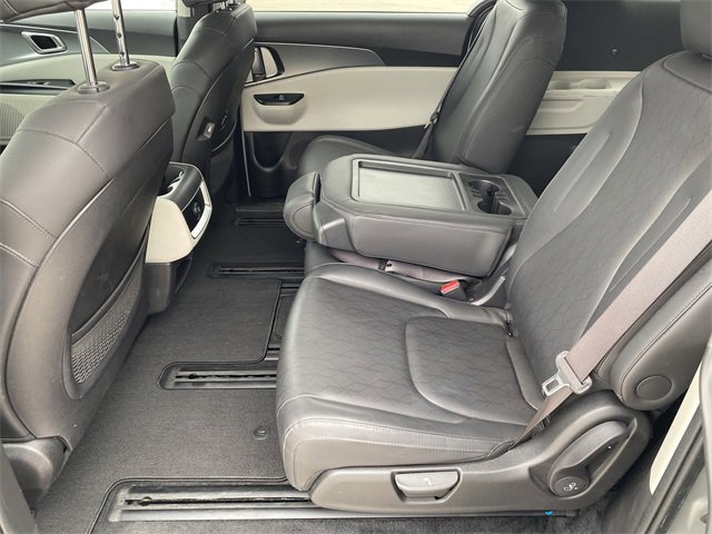 Used 2023 Kia Carnival LX image 35