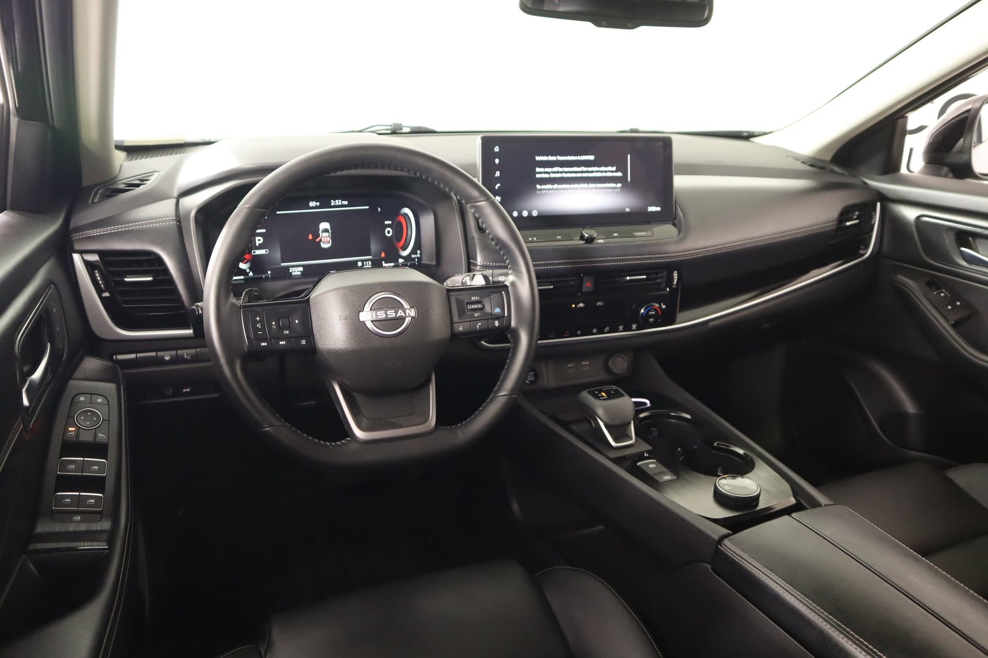 Used 2025 Nissan Rogue SL w/ SL Premium Package AWD/4WD image 2