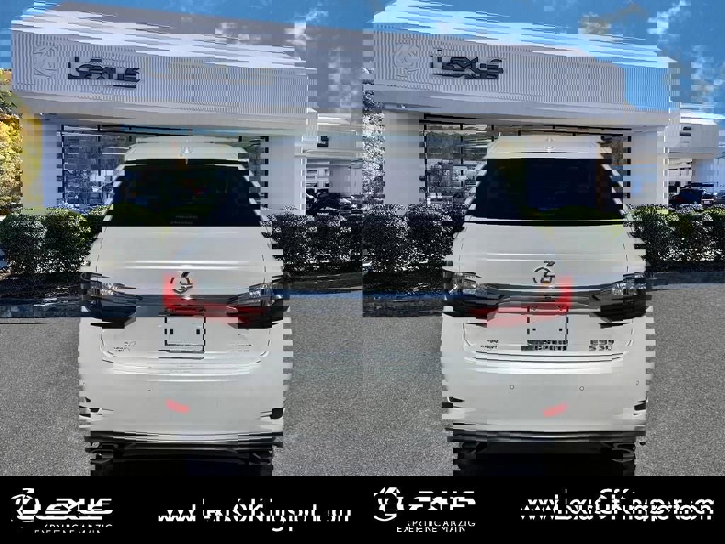 Used 2018 Lexus ES 350 w/ Luxury Package w/Wood Trim image 4