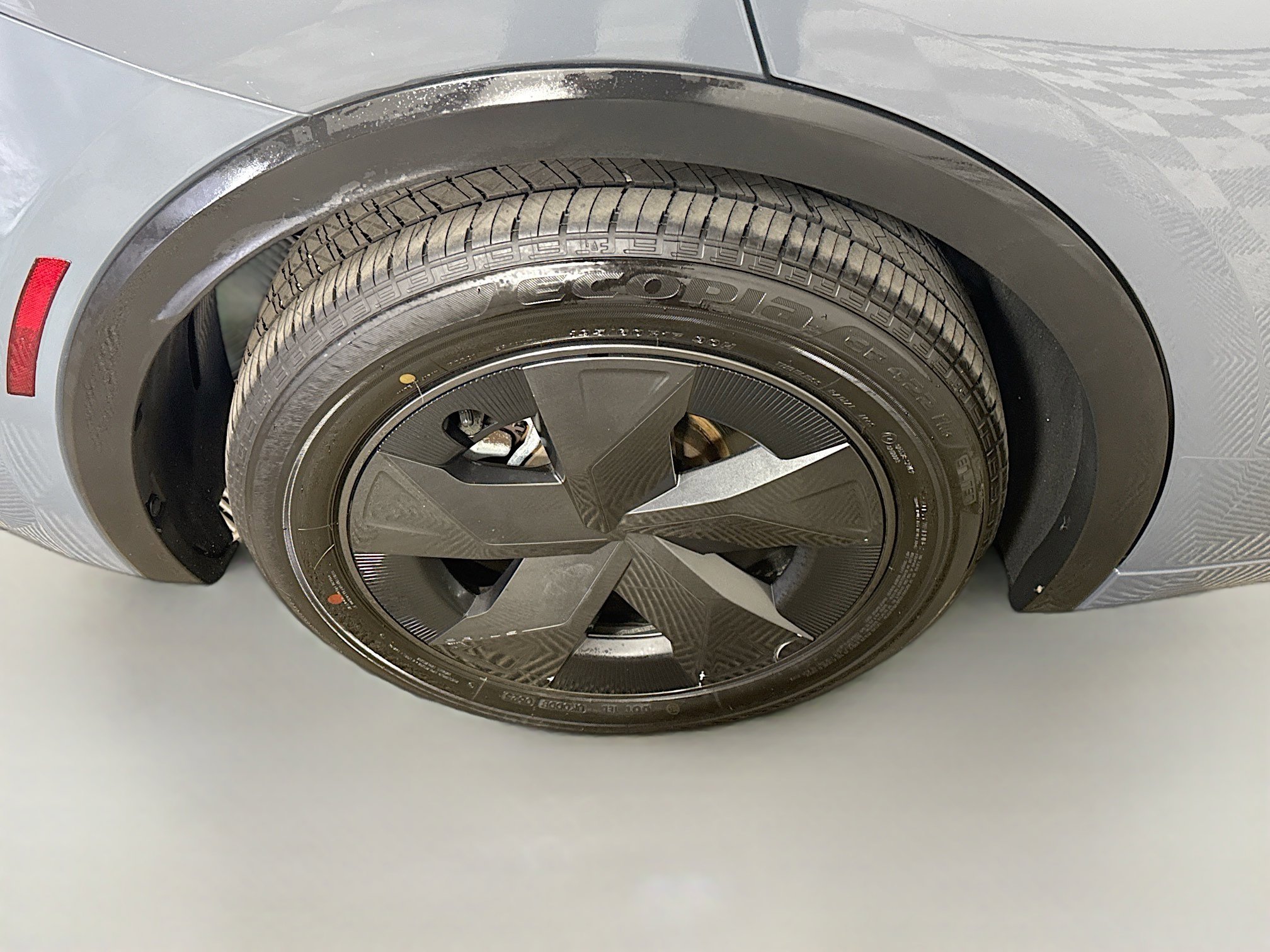 Used 2023 Toyota Prius LE image 33