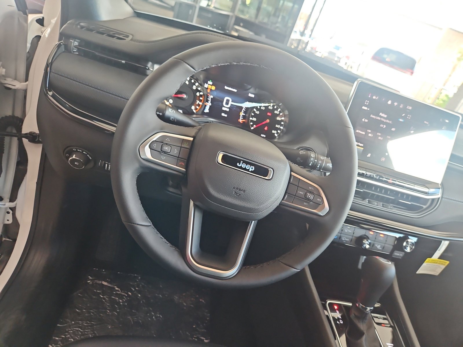 New 2026 Jeep Compass Latitude image 9