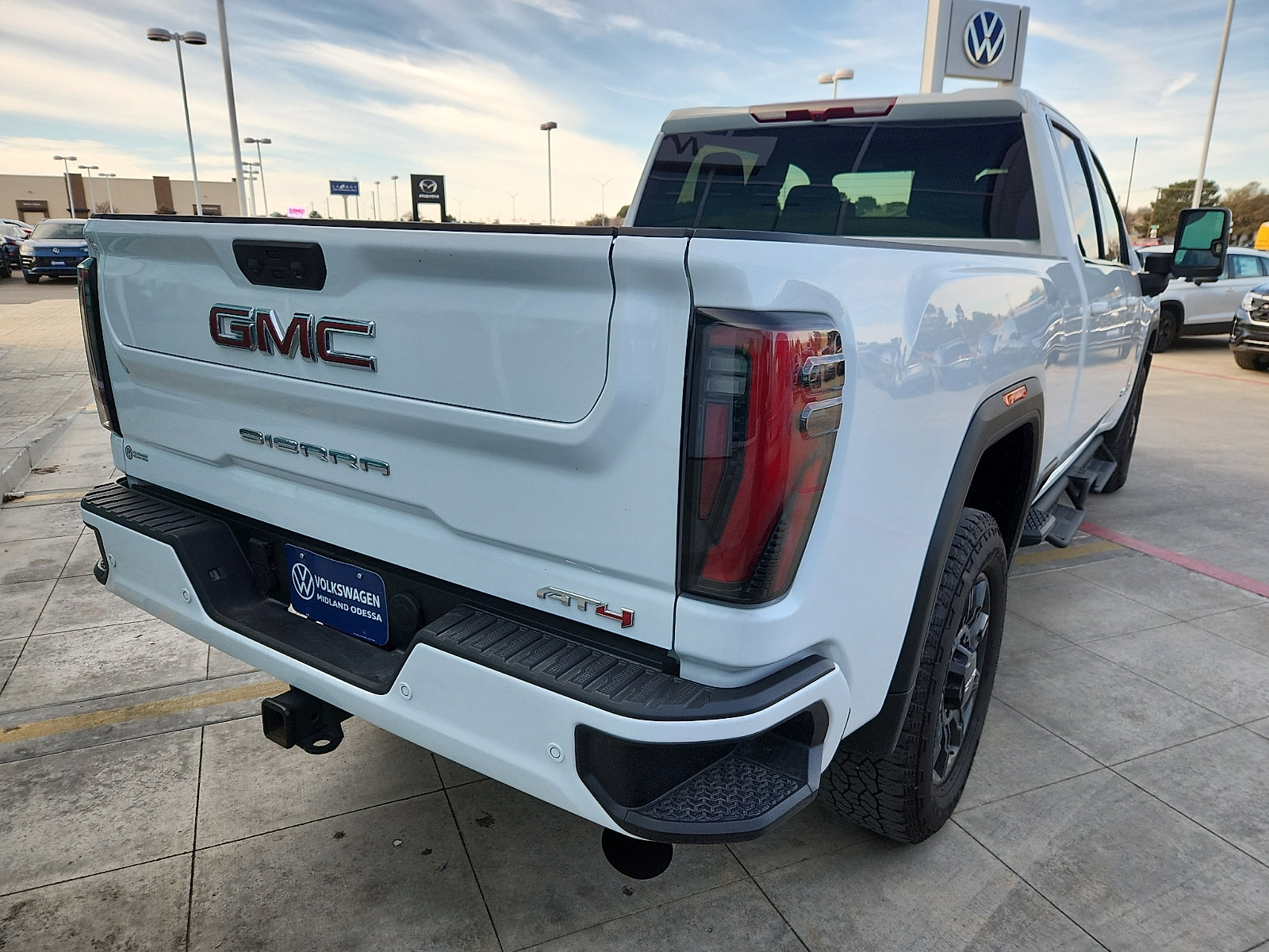 Used 2025 GMC Sierra 2500 AT4 image 7