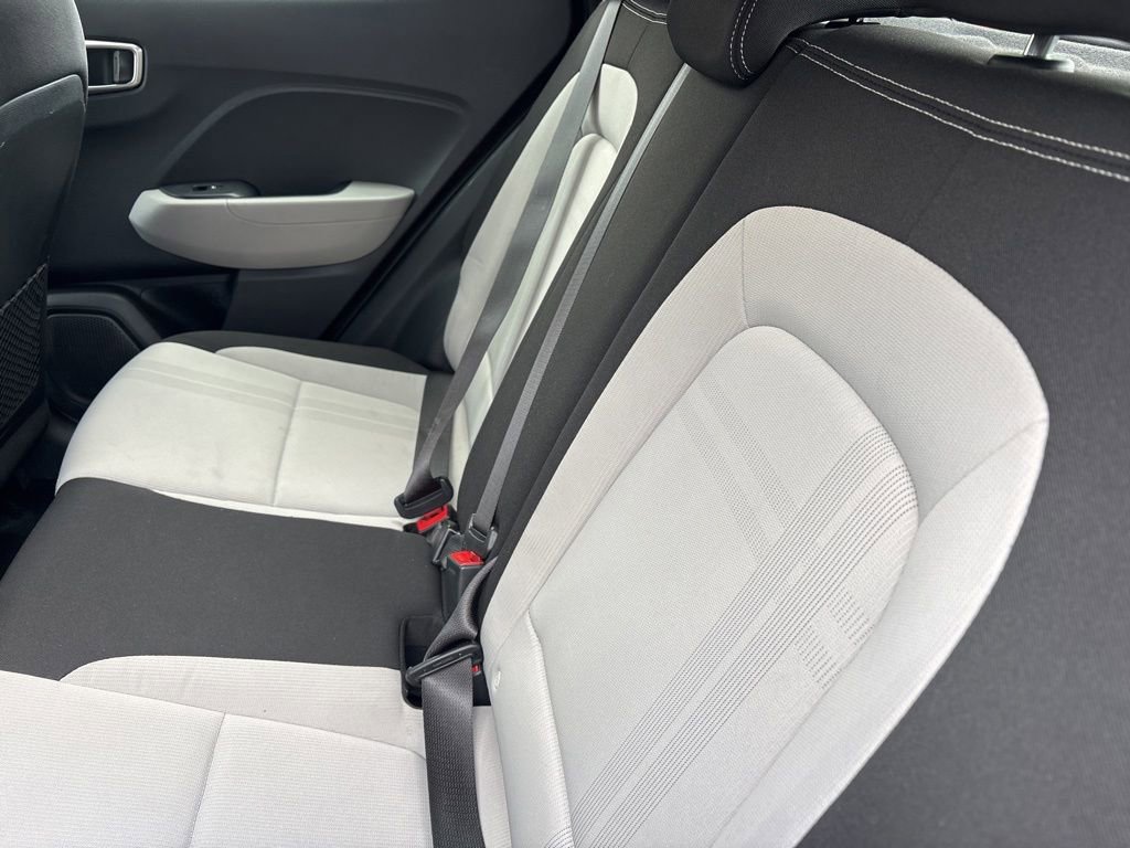 Used 2025 Hyundai Venue SEL FWD image 15