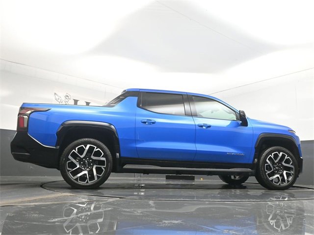 Certified 2025 Chevrolet Silverado EV RST image 50