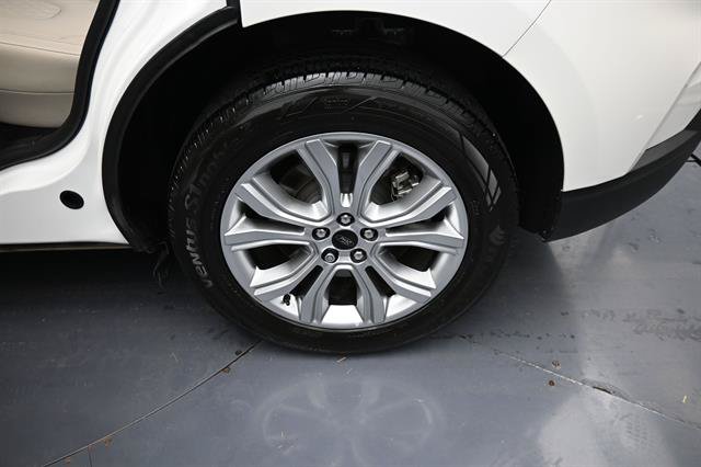 Certified 2024 Ford Edge Titanium AWD/4WD image 19