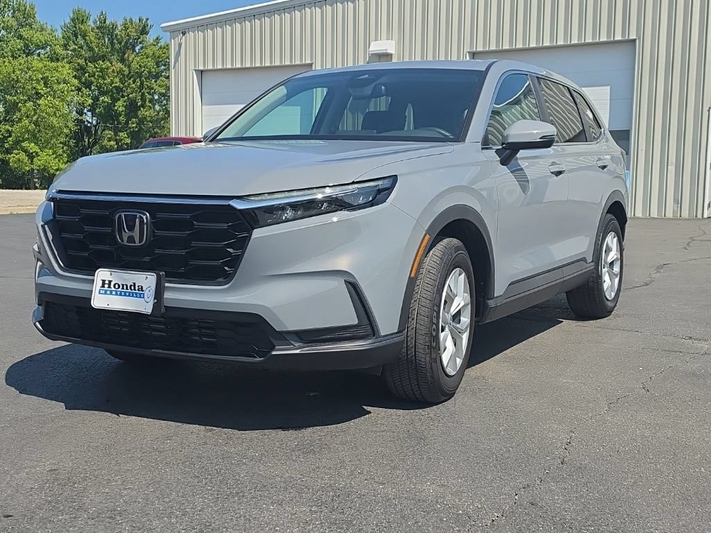 Used 2025 Honda CR-V LX image 3