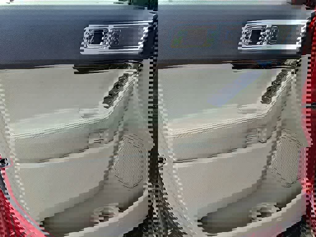 Used 2014 Ford Explorer Limited w/ Equipment Group 301A FWD image 10