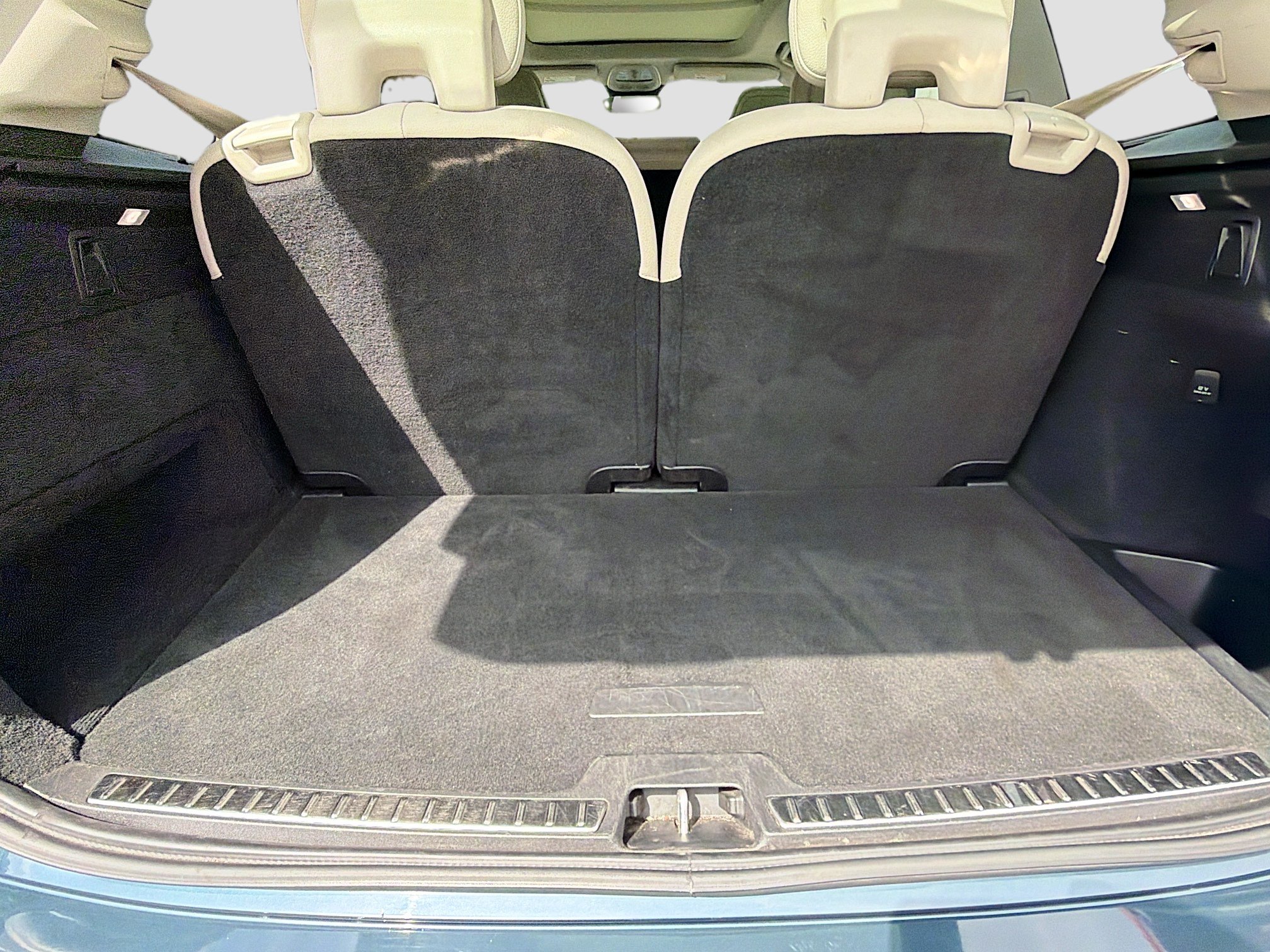 Used 2023 Volvo XC90 B6 Plus AWD/4WD image 12