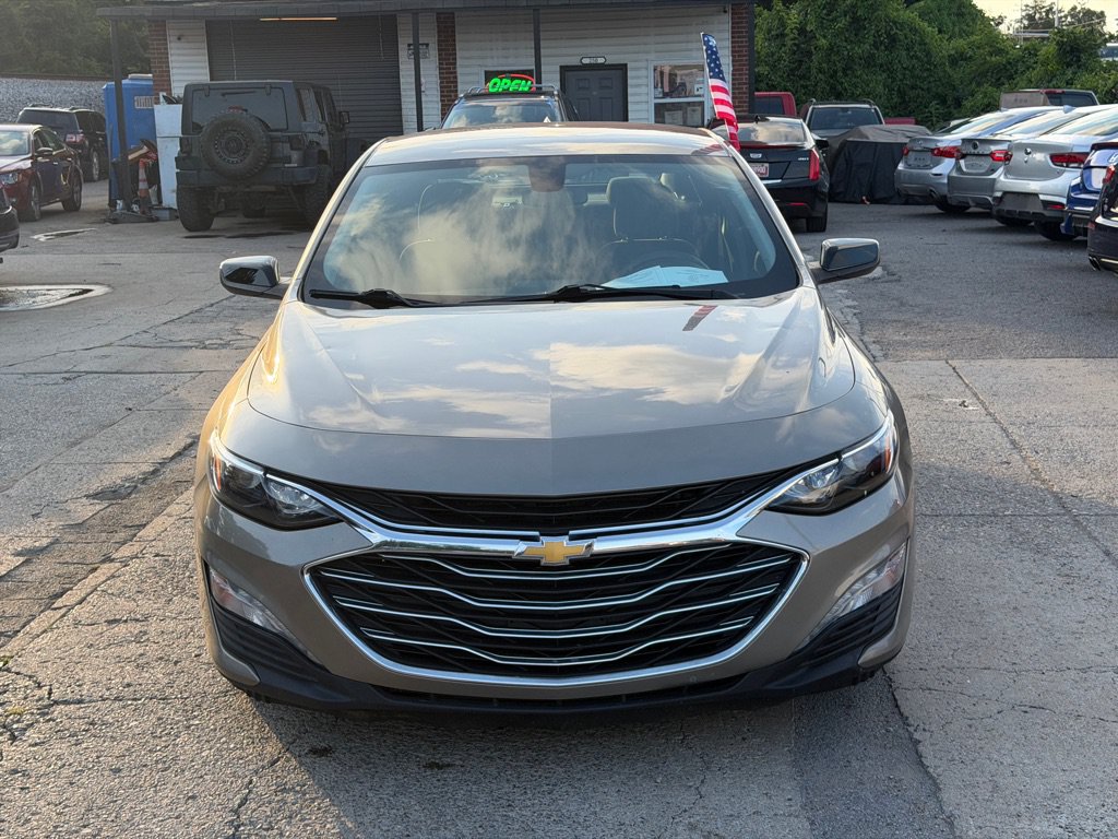 Used 2022 Chevrolet Malibu LT FWD image 2