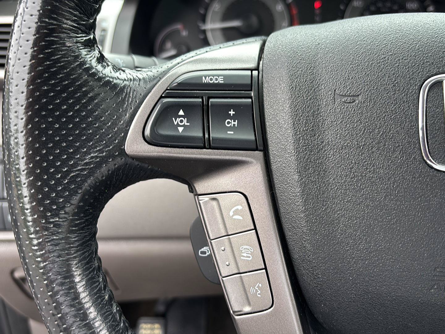 Used 2015 Honda Odyssey Touring Elite image 27