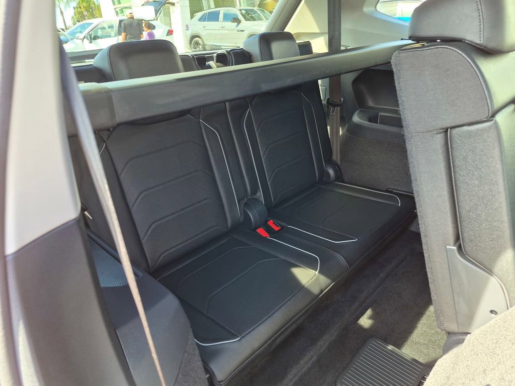 Used 2019 Volkswagen Tiguan SEL Premium w/ 3rd Row Seat Package image 39