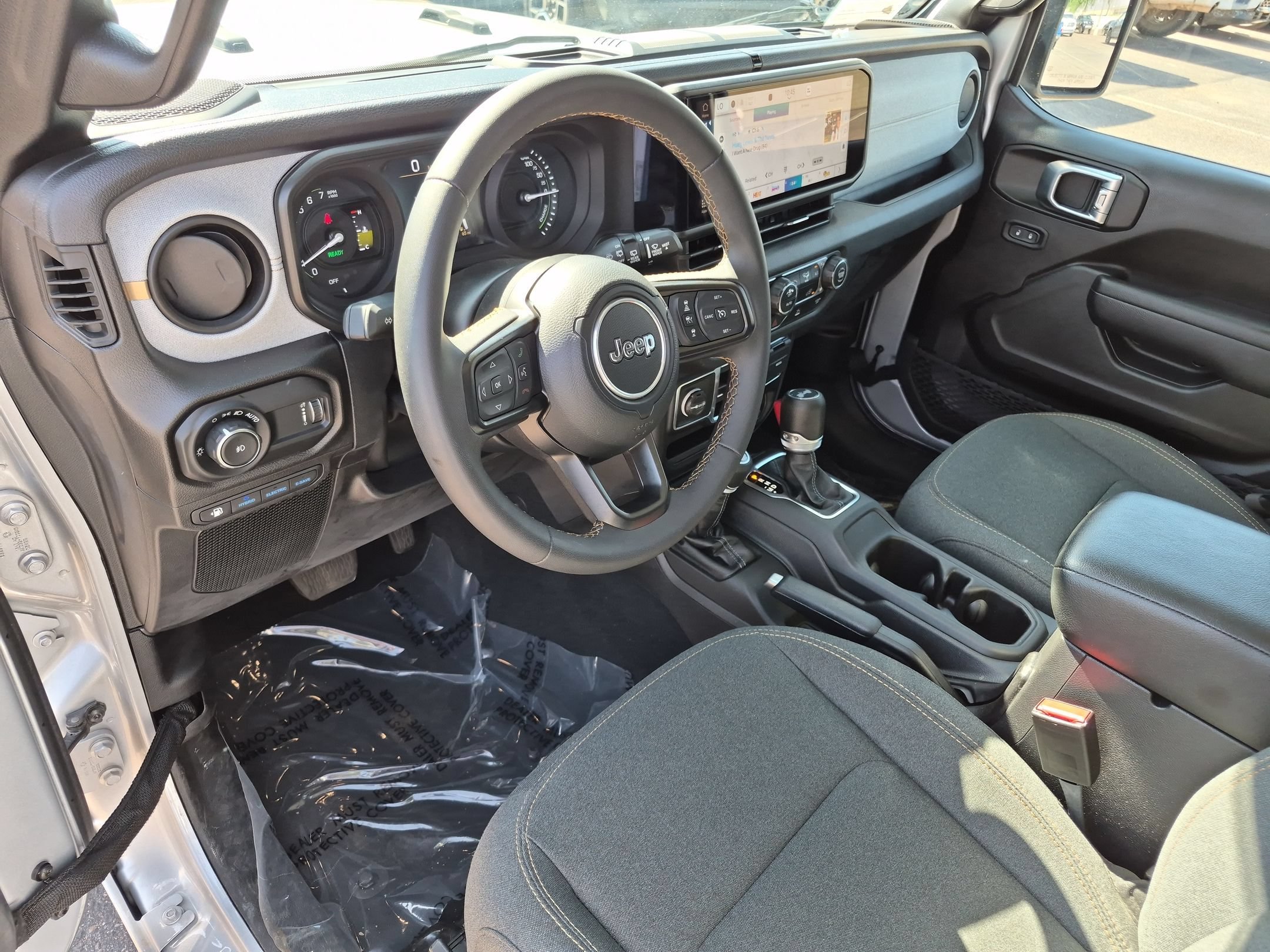 Used 2024 Jeep Wrangler Unlimited AWD/4WD image 13