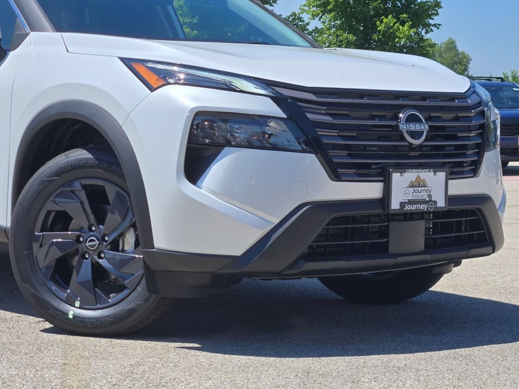New 2026 Nissan Rogue SV AWD/4WD image 2