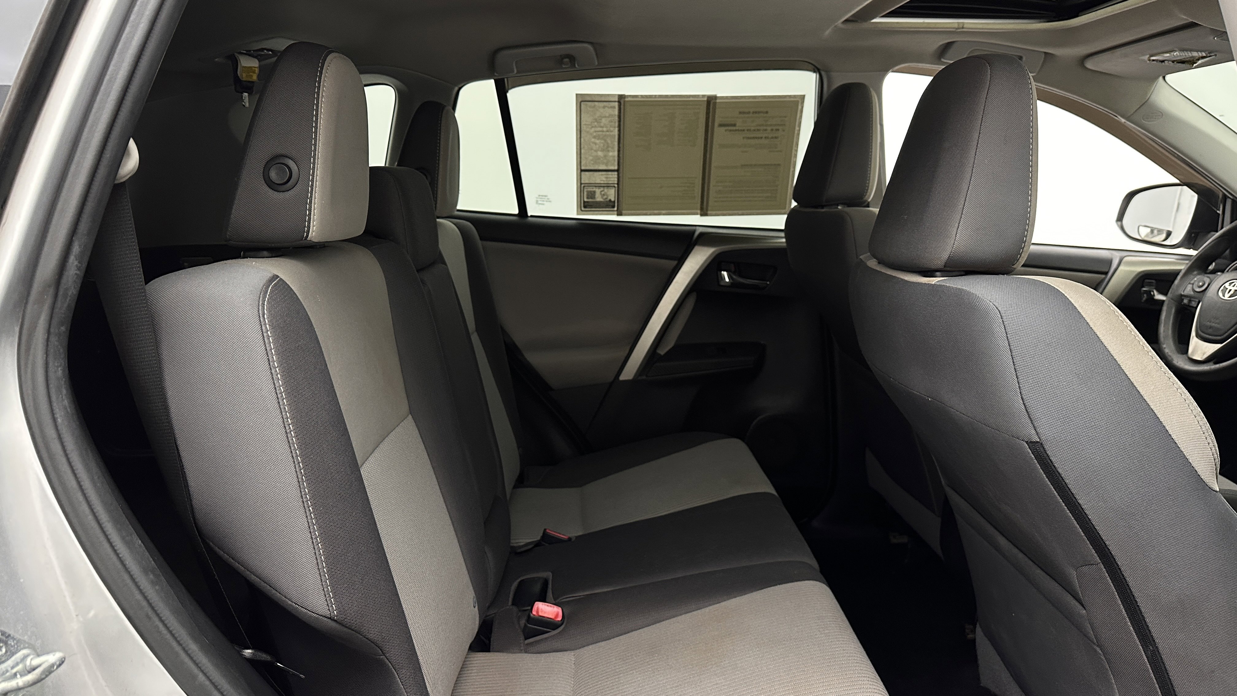 Used 2015 Toyota RAV4 XLE FWD image 29