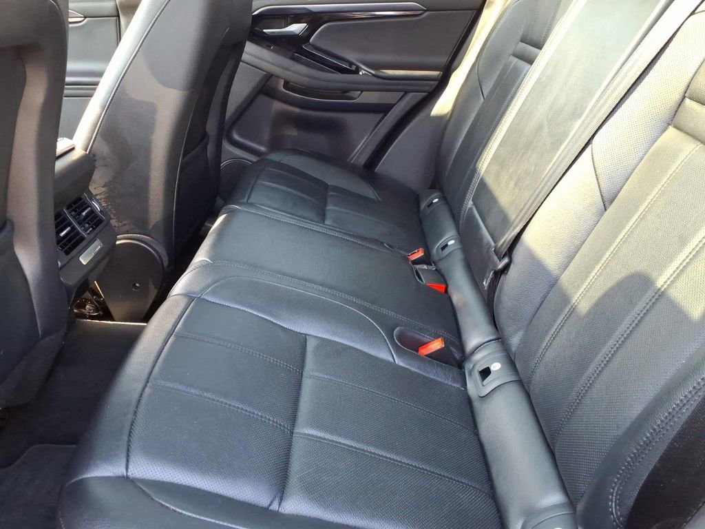 Used 2020 Land Rover Range Rover Evoque SE image 16