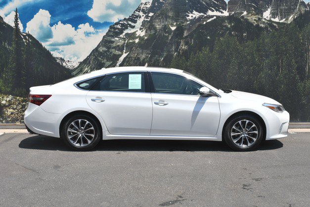 Used 2016 Toyota Avalon XLE Plus FWD image 2