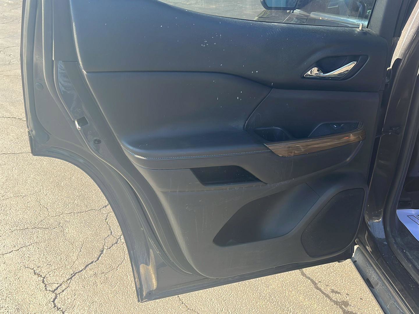 Used 2017 GMC Acadia SLE w/ Driver Alert Package I FWD image 21