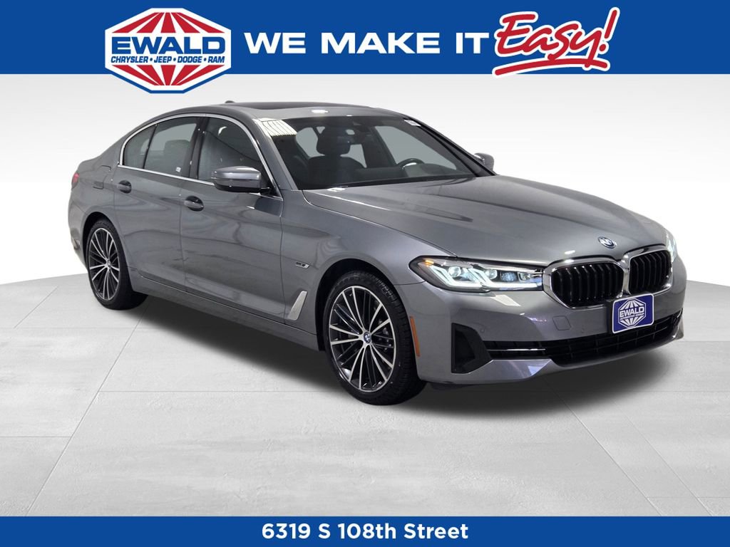 Used 2023 BMW 530e xDrive w/ Premium Package image 1