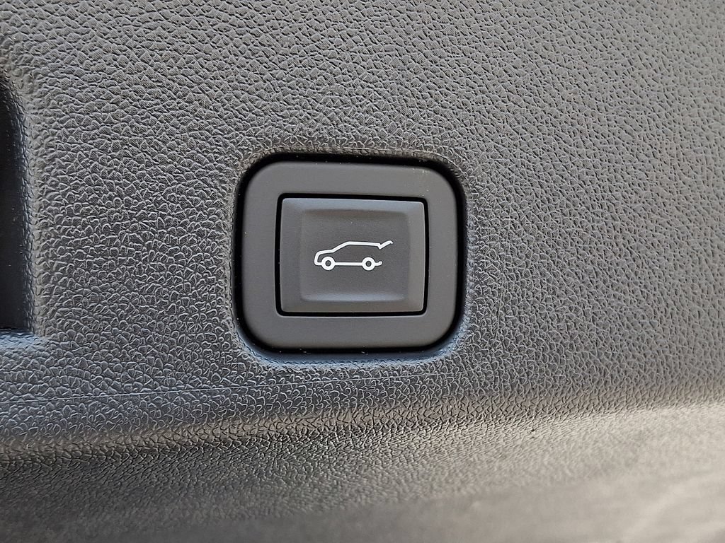 Certified 2025 Chevrolet Traverse LT AWD/4WD image 30