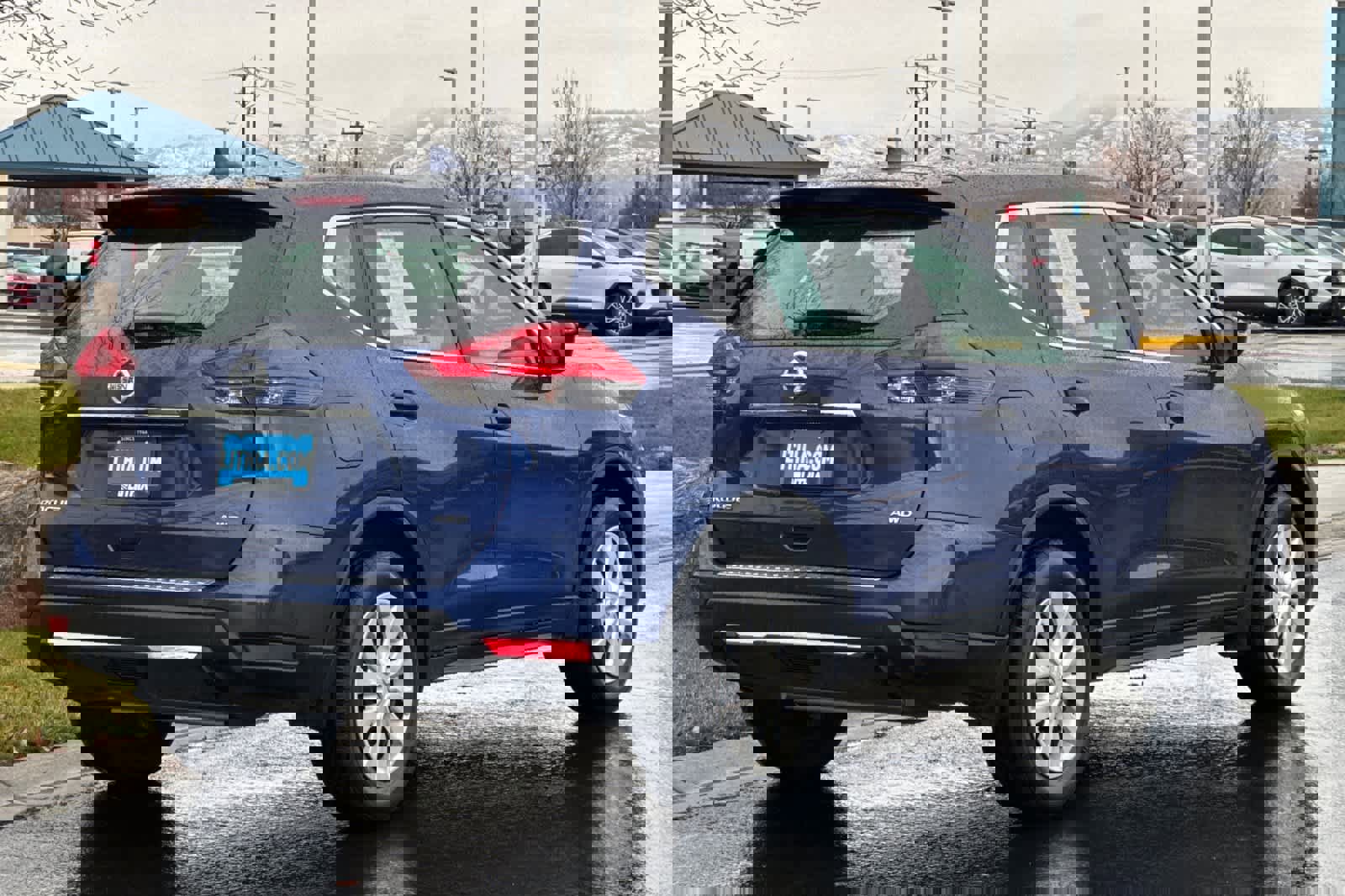 Used 2017 Nissan Rogue S video 2