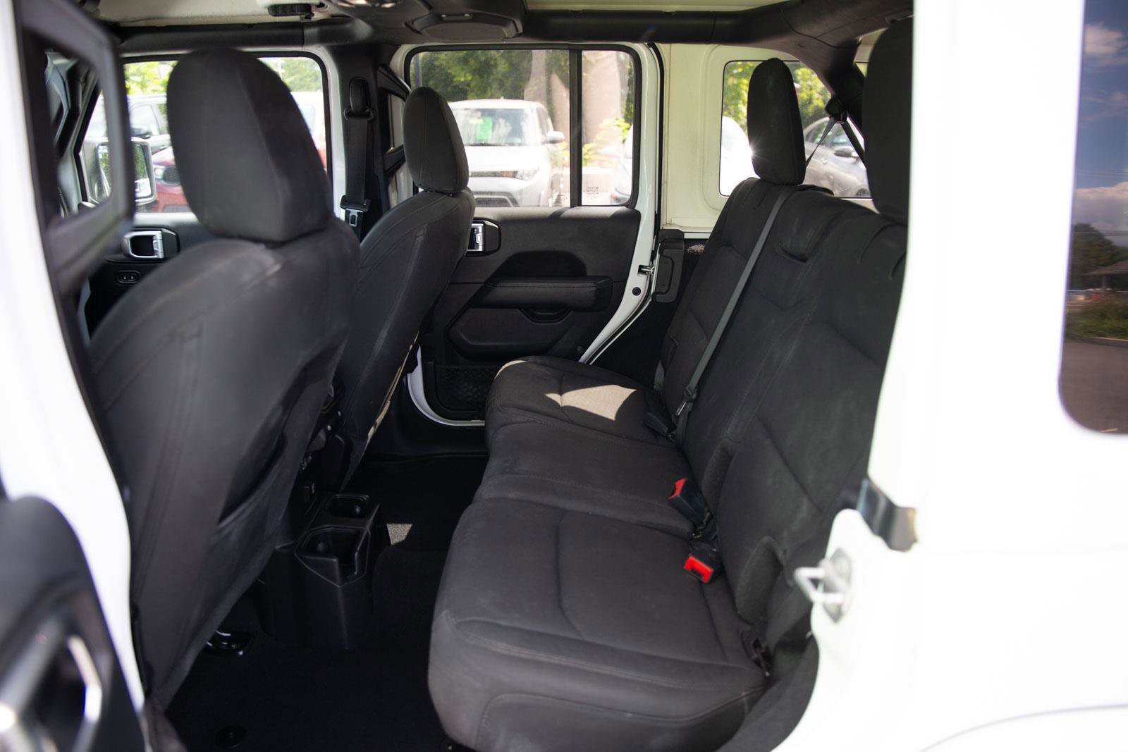 Used 2020 Jeep Wrangler Unlimited Sahara image 13