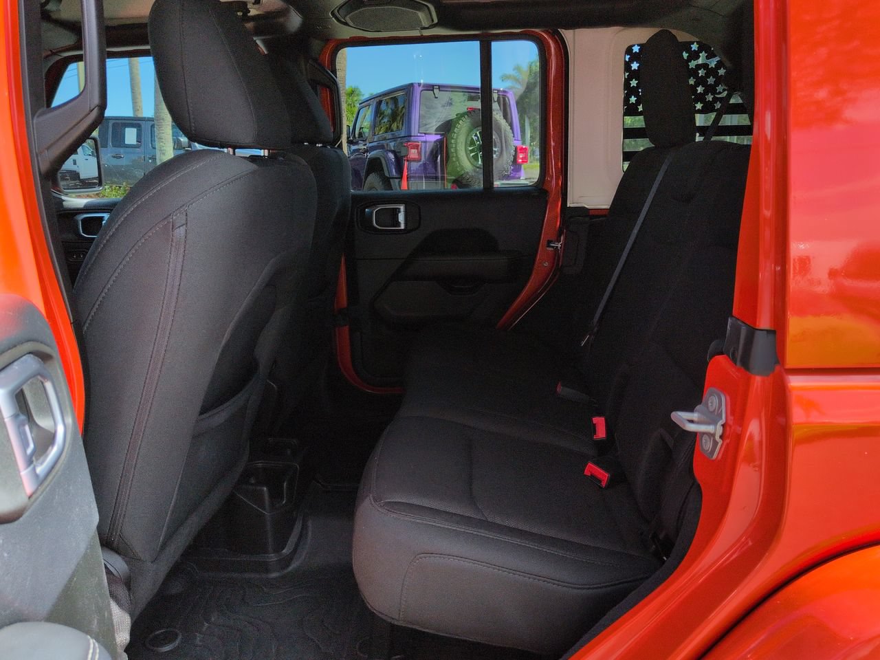 Used 2019 Jeep Wrangler Unlimited Sahara w/ LED Lighting Group AWD/4WD image 13