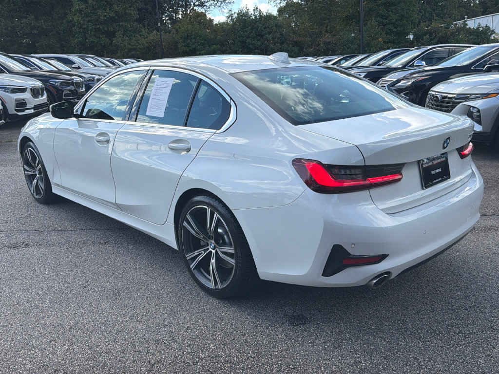 Used 2022 BMW 330i Sedan w/ Premium Package 2 RWD image 5