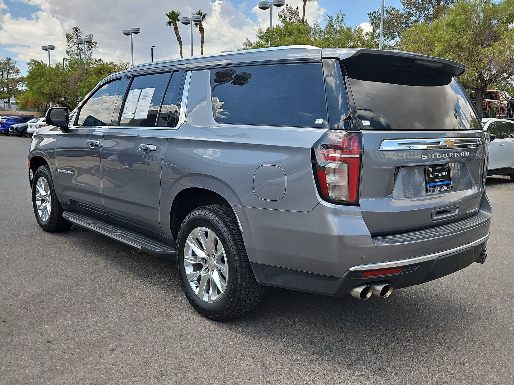 Certified 2021 Chevrolet Suburban Premier w/ Premium Package RWD image 3