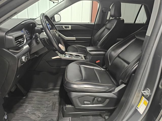 Used 2021 Ford Explorer XLT w/ Equipment Group 202A AWD/4WD image 13
