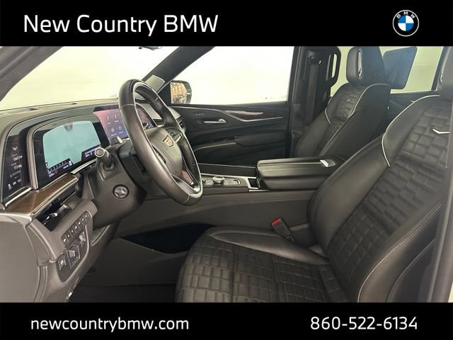 Used 2024 Cadillac Escalade ESV Sport Platinum w/ LPO, ONYX Package AWD/4WD image 9