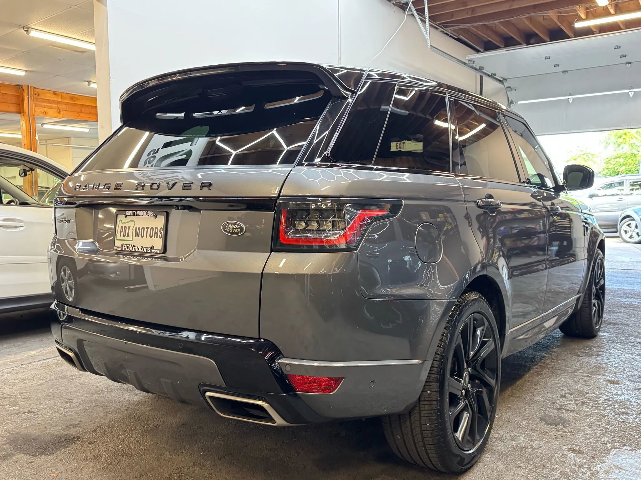 Used 2019 Land Rover Range Rover Sport HSE Dynamic image 6