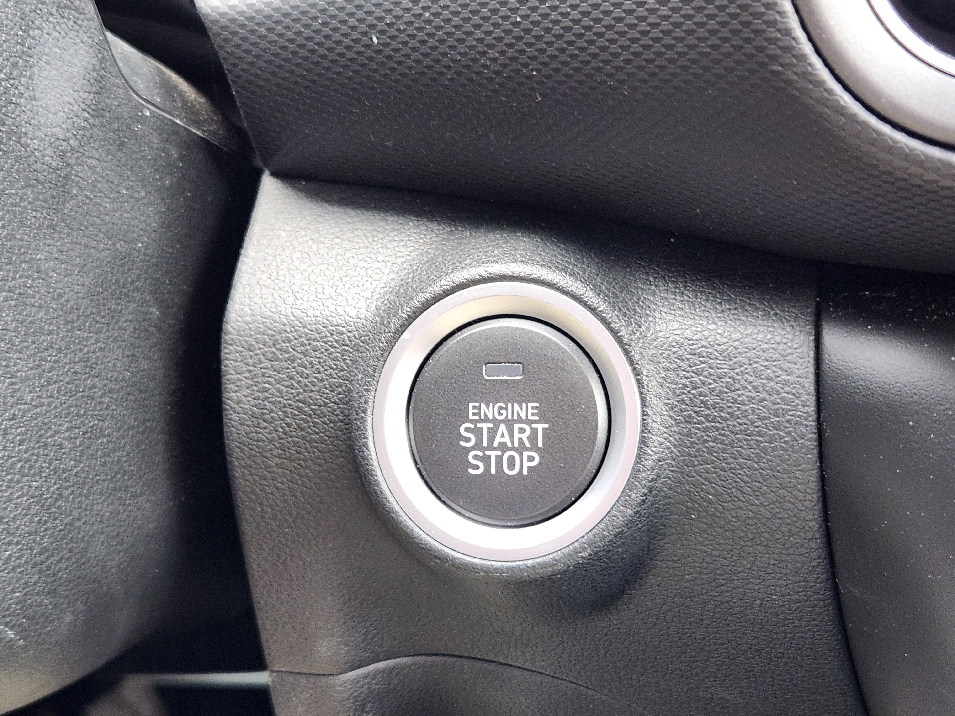 Used 2022 Hyundai Kona Limited AWD/4WD image 31