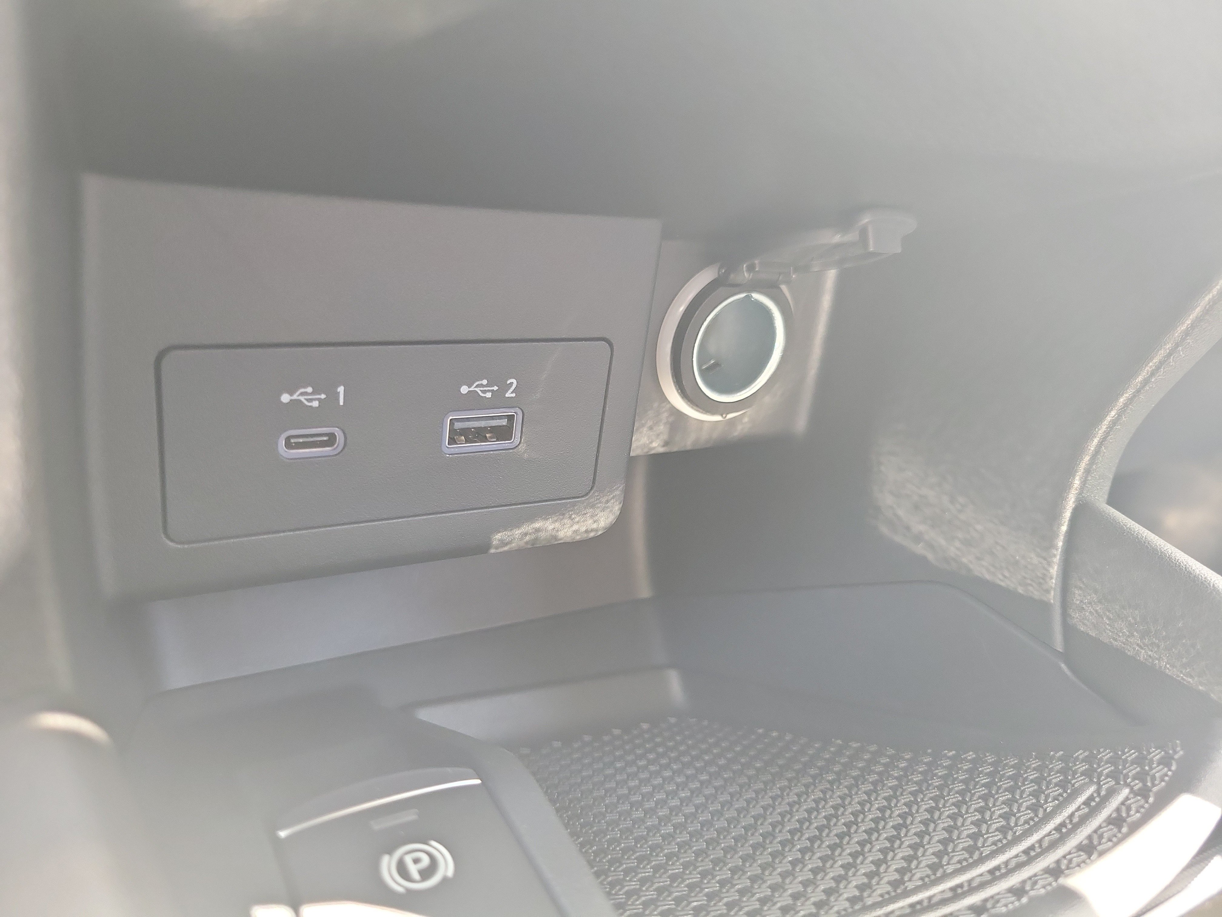 Certified 2024 Nissan Kicks SV FWD image 28