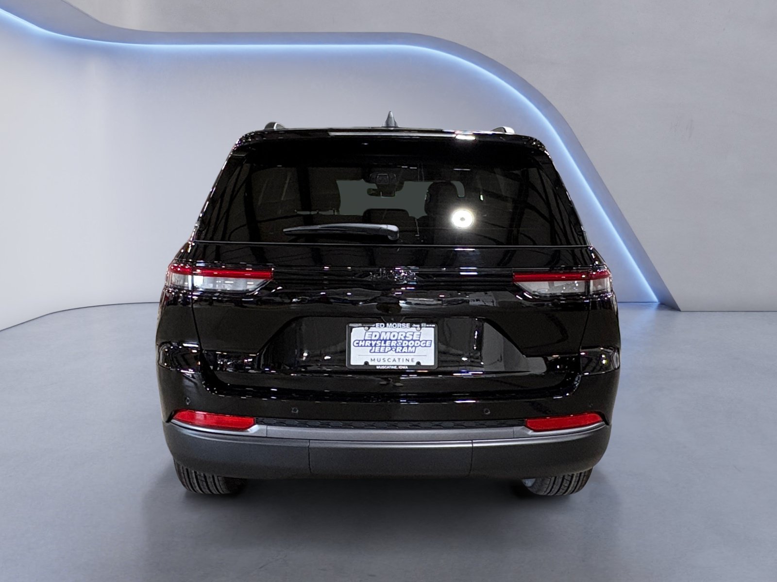 New 2027 Jeep Grand Cherokee Altitude AWD/4WD image 4