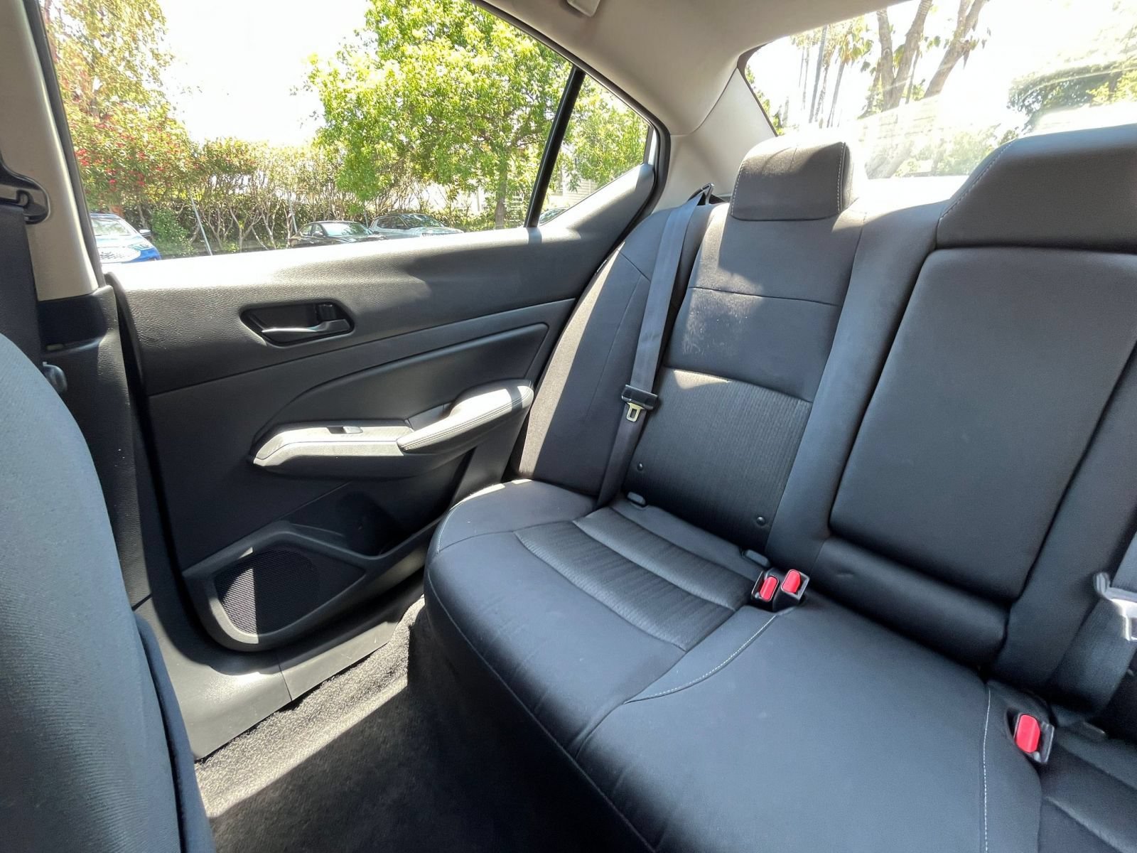 Used 2025 Nissan Altima 2.5 SV FWD image 39